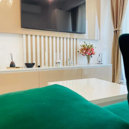 Amely 305 By Wave Apartment Navodari