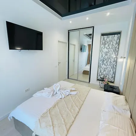 Amely 305 By Wave Navodari